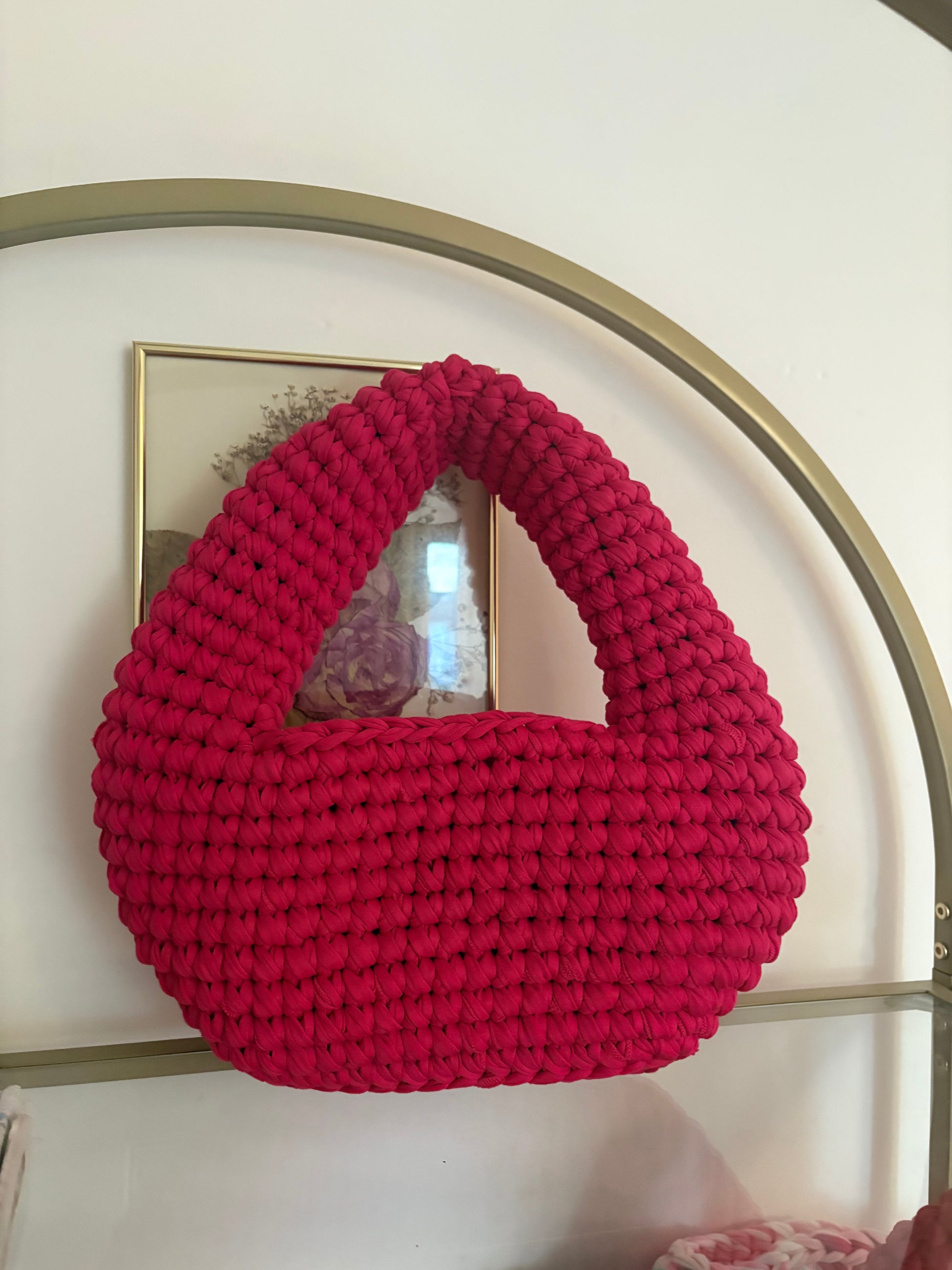The Oval Bag - Hot Pink